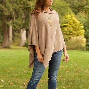**NWT** Camel Shawl Topper